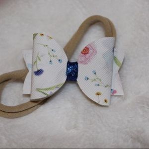 Dainty floral small bow on super soft nylon